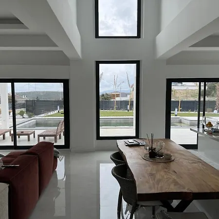 Вилла Luxurious In With Private Pool