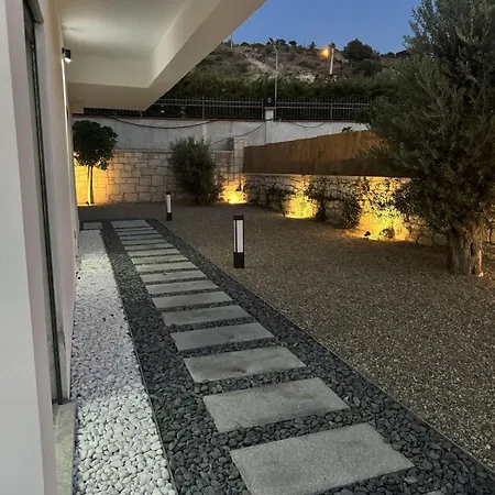 Βίλα Luxurious In With Private Pool