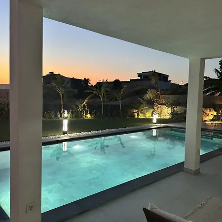 Βίλα Luxurious In With Private Pool Çeşme